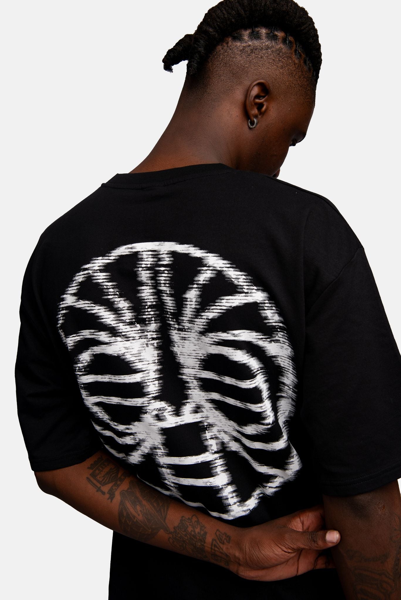 Butan Aluta Mask | White Noise | Oversized T-shirt in Black