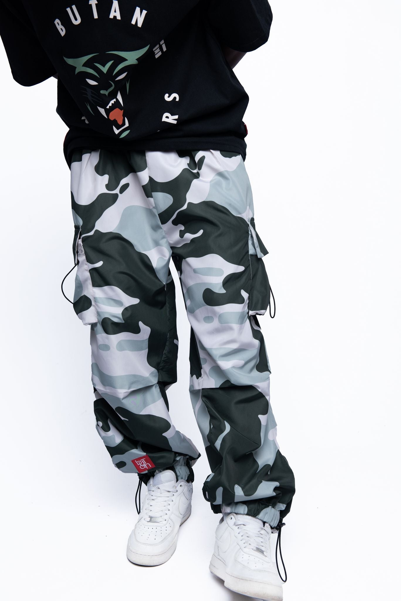 Butan | Hidden Panthers Camou Cargo Pants