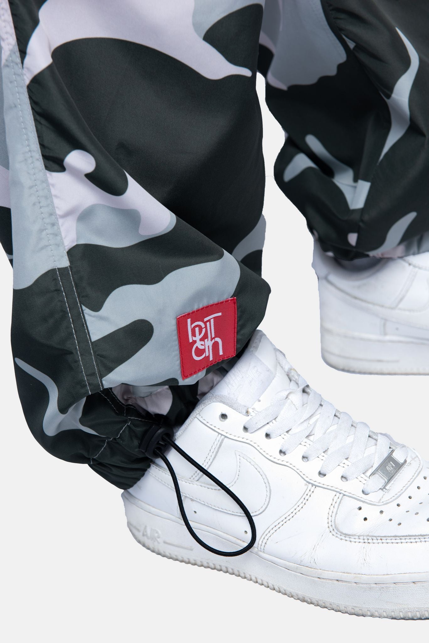 Butan | Hidden Panthers Camou Cargo Pants