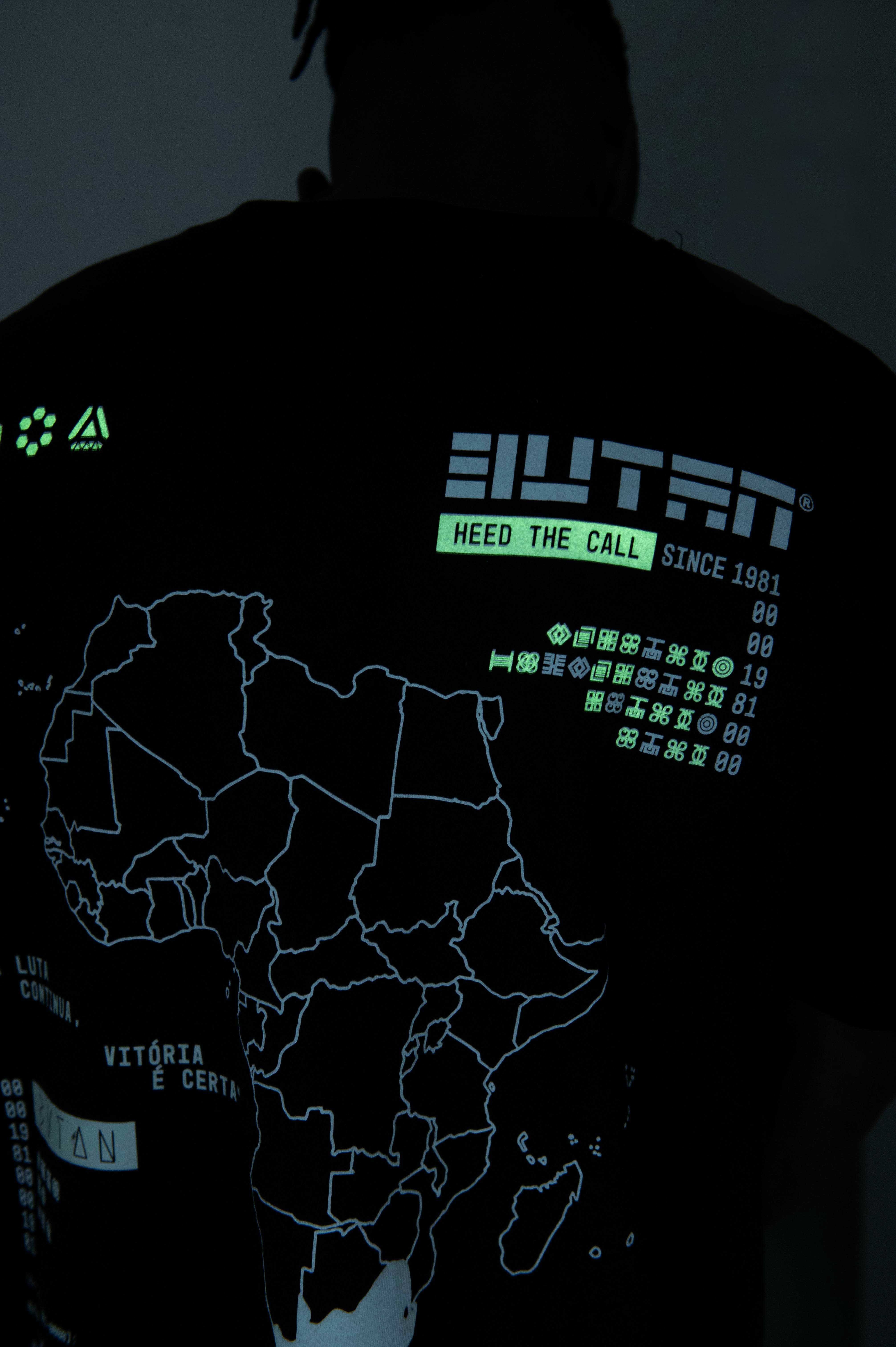 Butan | Glow-In-The-Dark | Voyagers T-shirt | Black